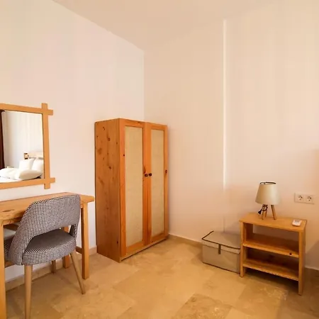 Comfortable 3-bedroom With Pool And Garden カシュ